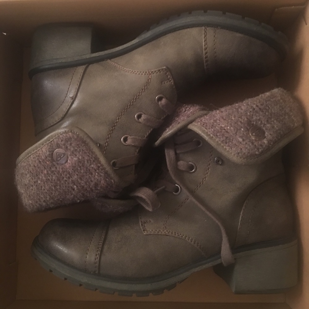 Roxy Boots